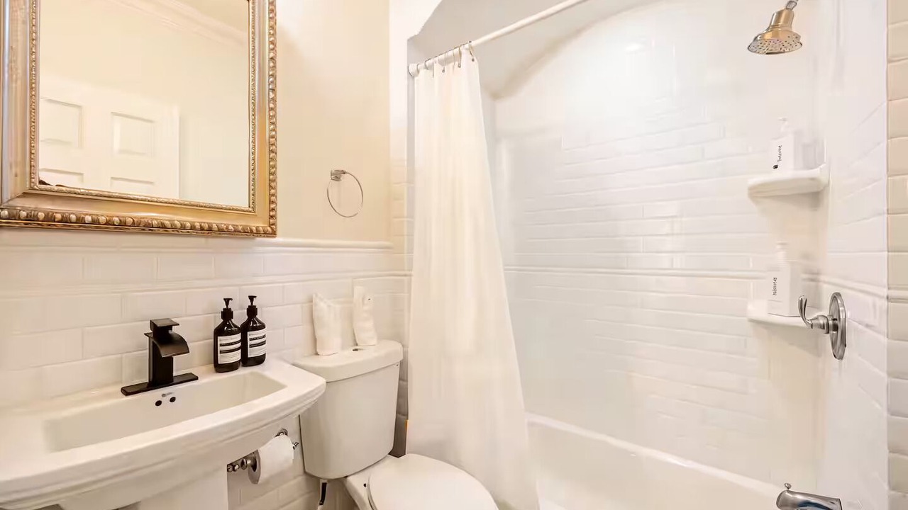 Photo of Bathroom in Weehawken