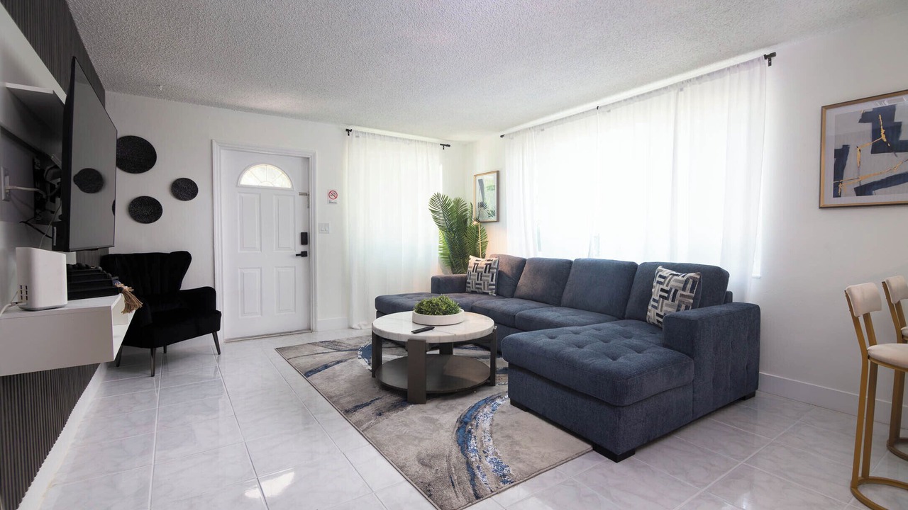 Photo of Livingroom in Coral Ridge Isles