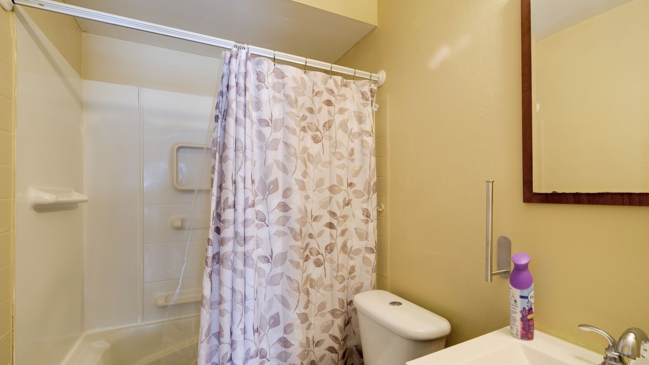 Photo of Bathroom in Largo