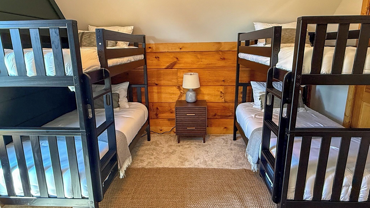 Photo of Bedroom in Snowshoe
