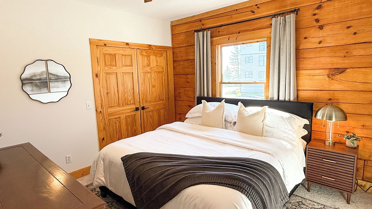 Photo of Bedroom in Snowshoe