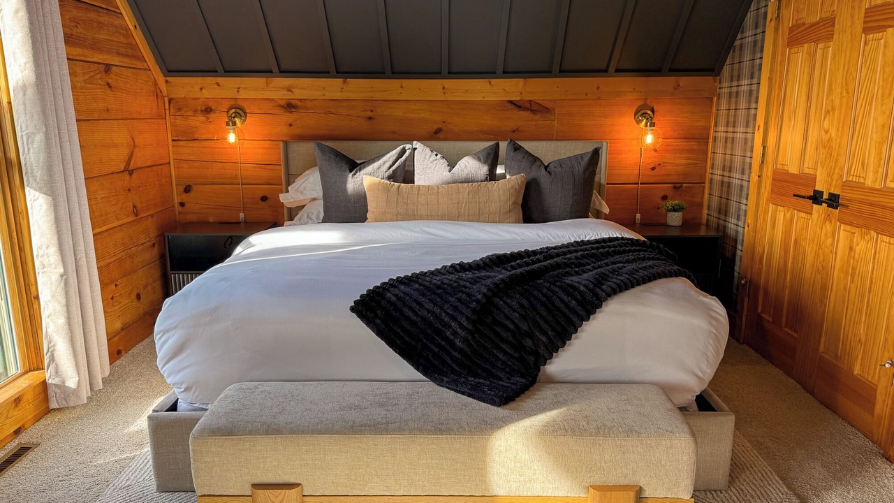 Photo of Bedroom in Snowshoe