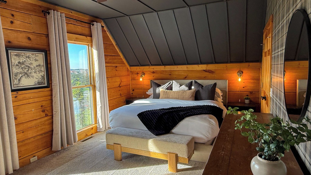 Photo of Bedroom in Snowshoe