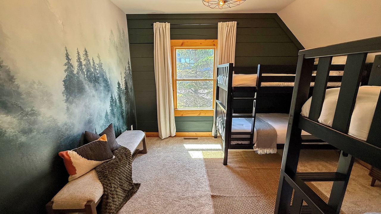 Photo of Bedroom in Snowshoe
