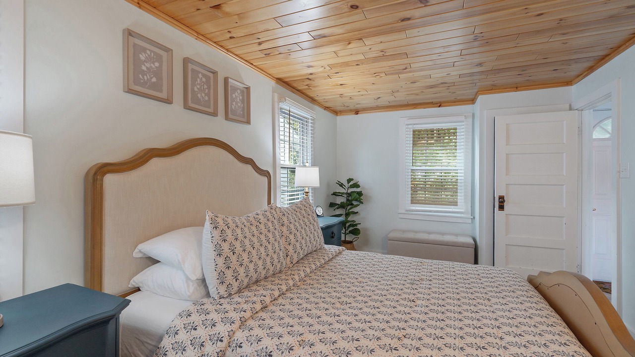 Photo of Bedroom in West Eaton