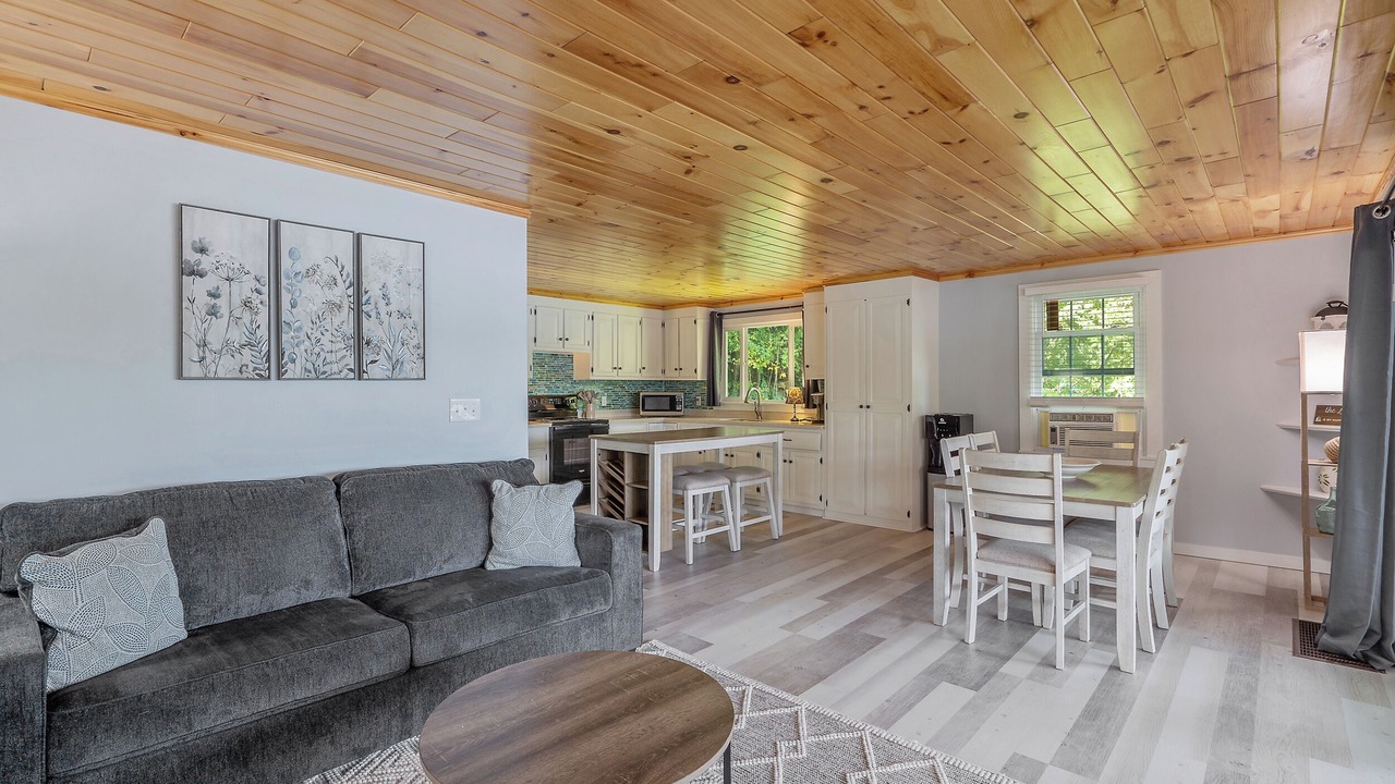 Photo of Livingroom in West Eaton