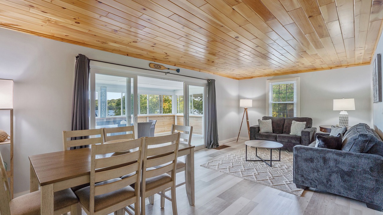Photo of Livingroom in West Eaton