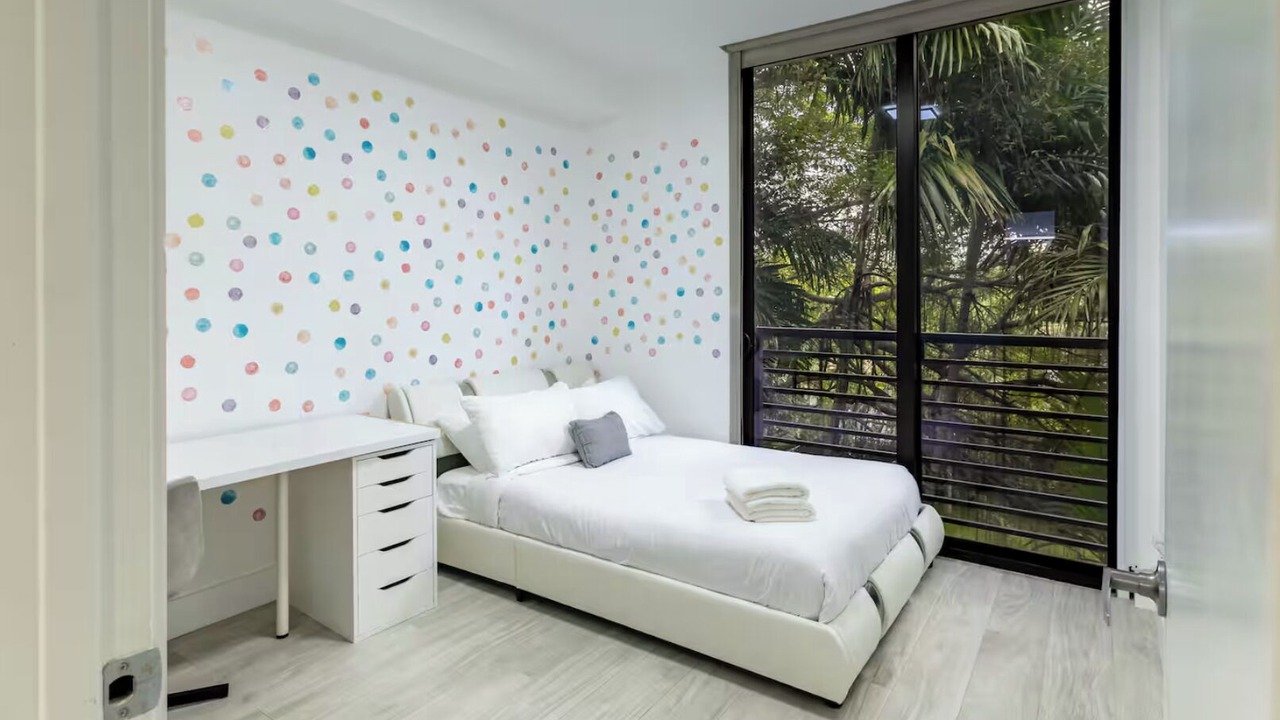 Photo of Bedroom in Bay Harbor Islands