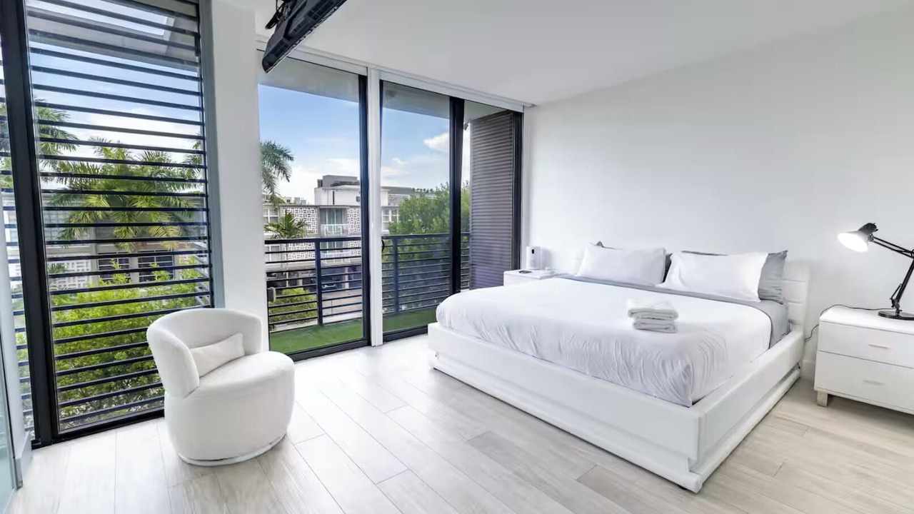 Photo of Bedroom in Bay Harbor Islands