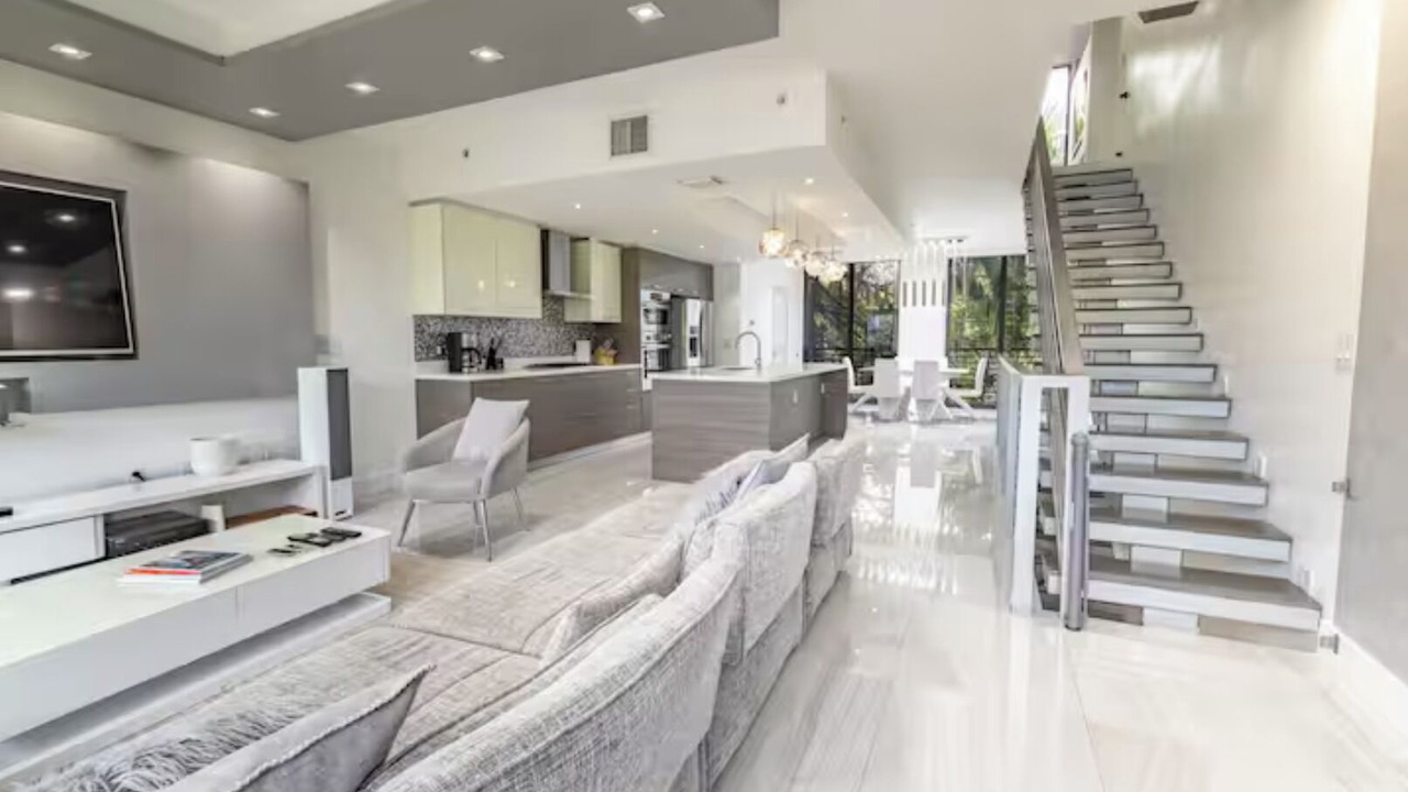 Photo of Livingroom in Bay Harbor Islands