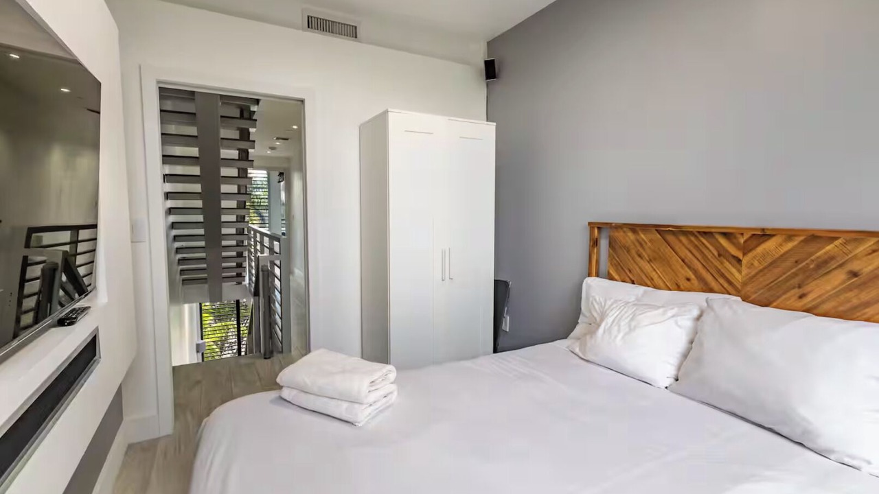 Photo of Bedroom in Bay Harbor Islands