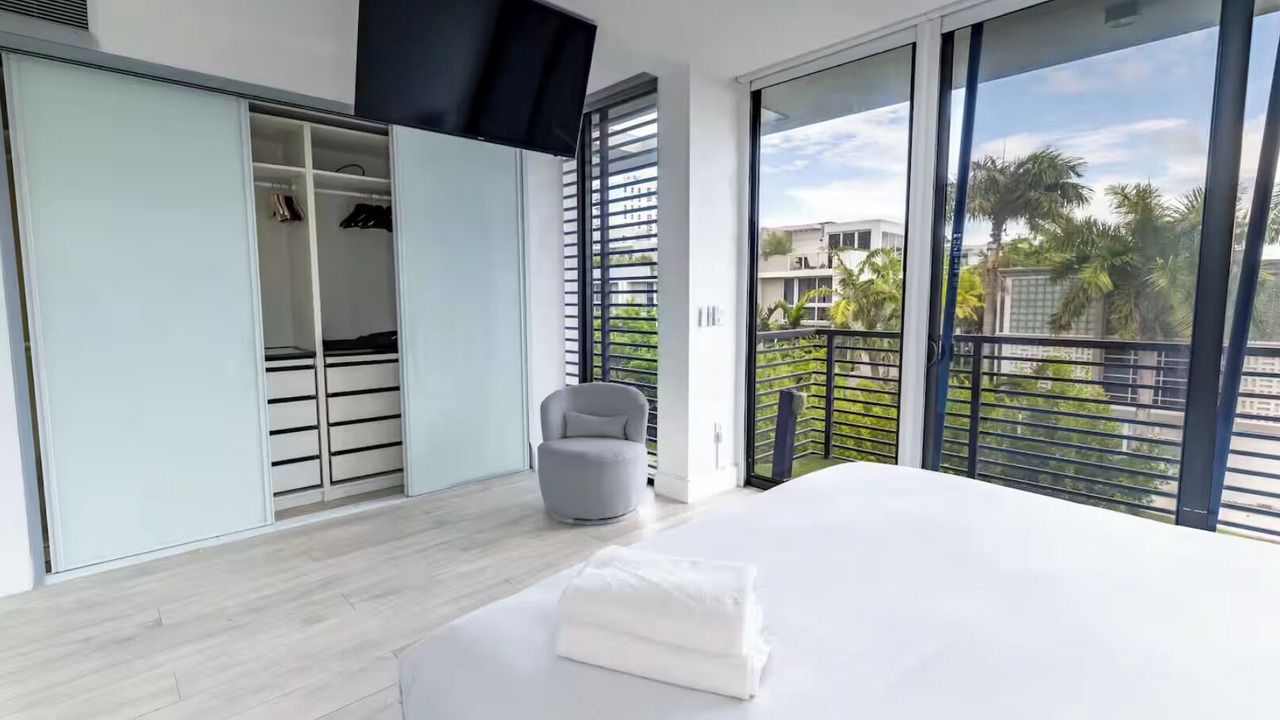 Photo of Bedroom in Bay Harbor Islands