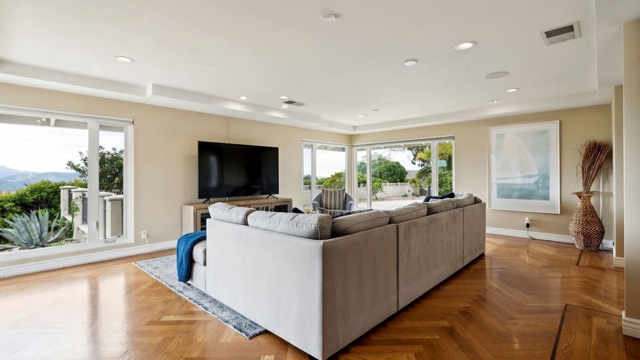 Photo of Livingroom in Thousand Oaks