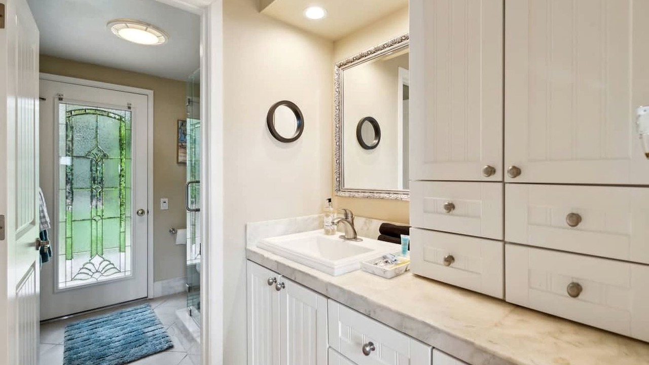 Photo of Bathroom in Thousand Oaks