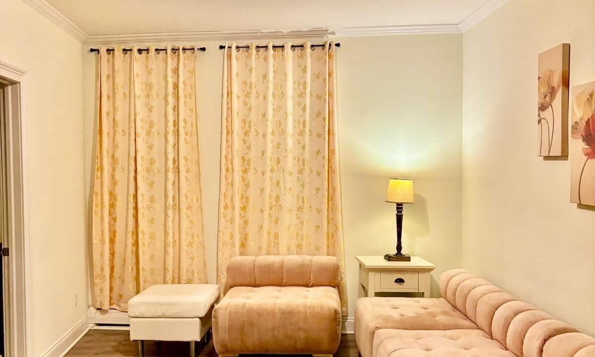 Photo of Livingroom in Ironbound District
