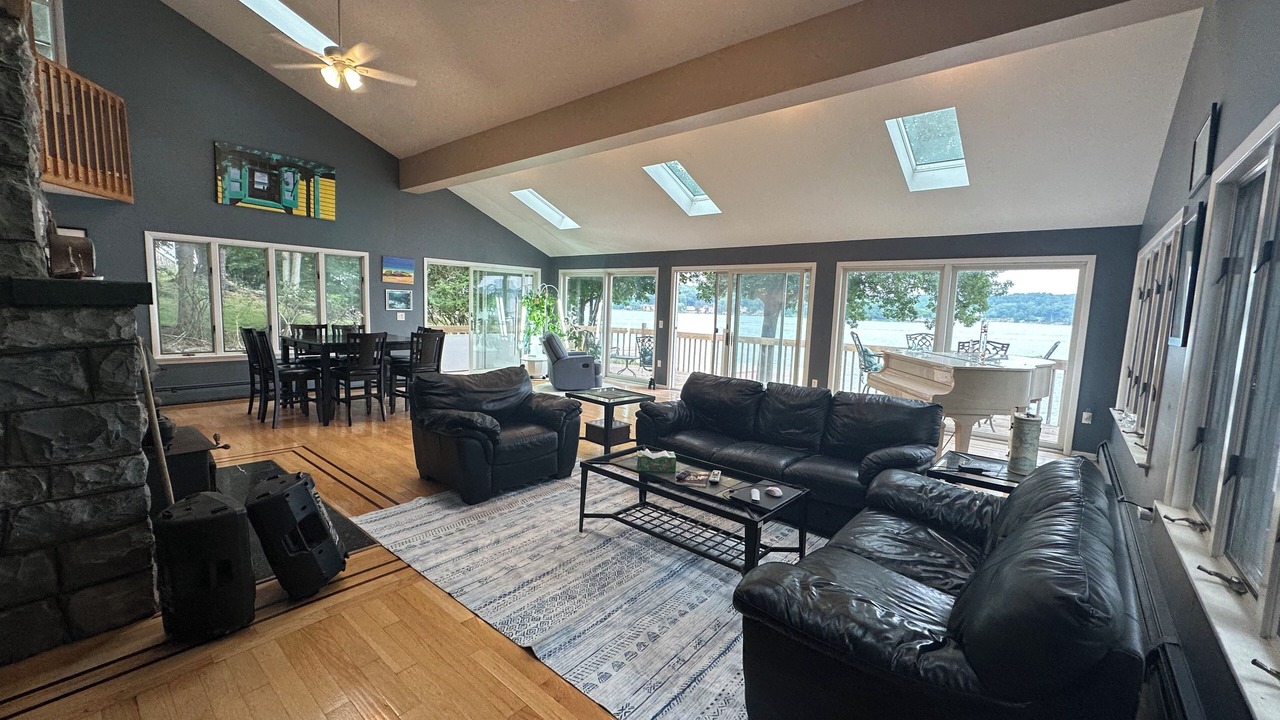Photo of Livingroom in Hopatcong