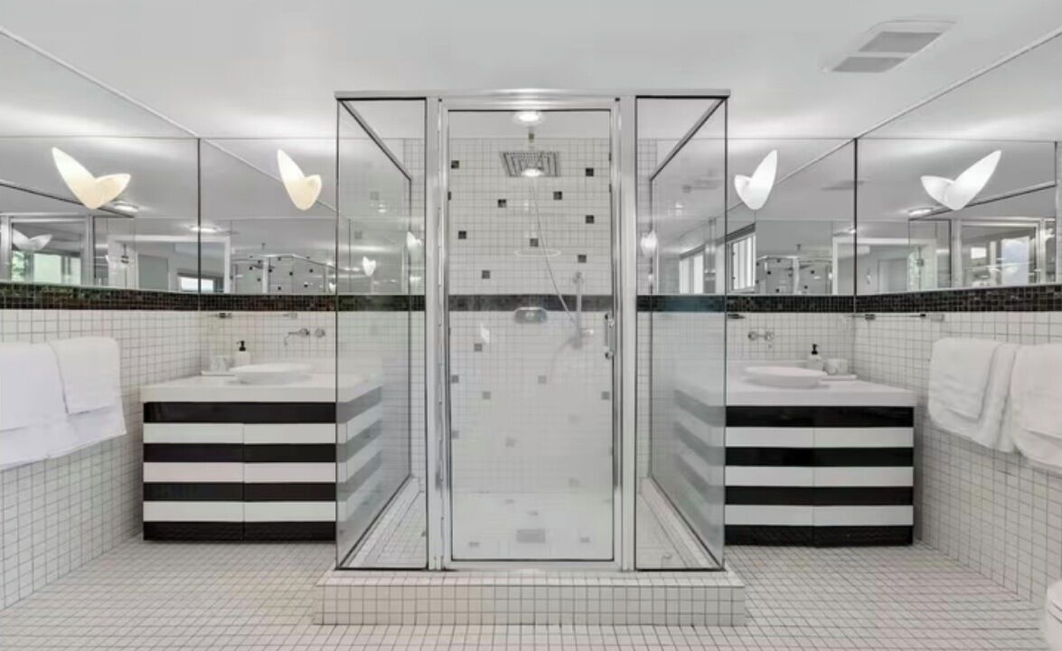 Photo of Bathroom in Central Corals