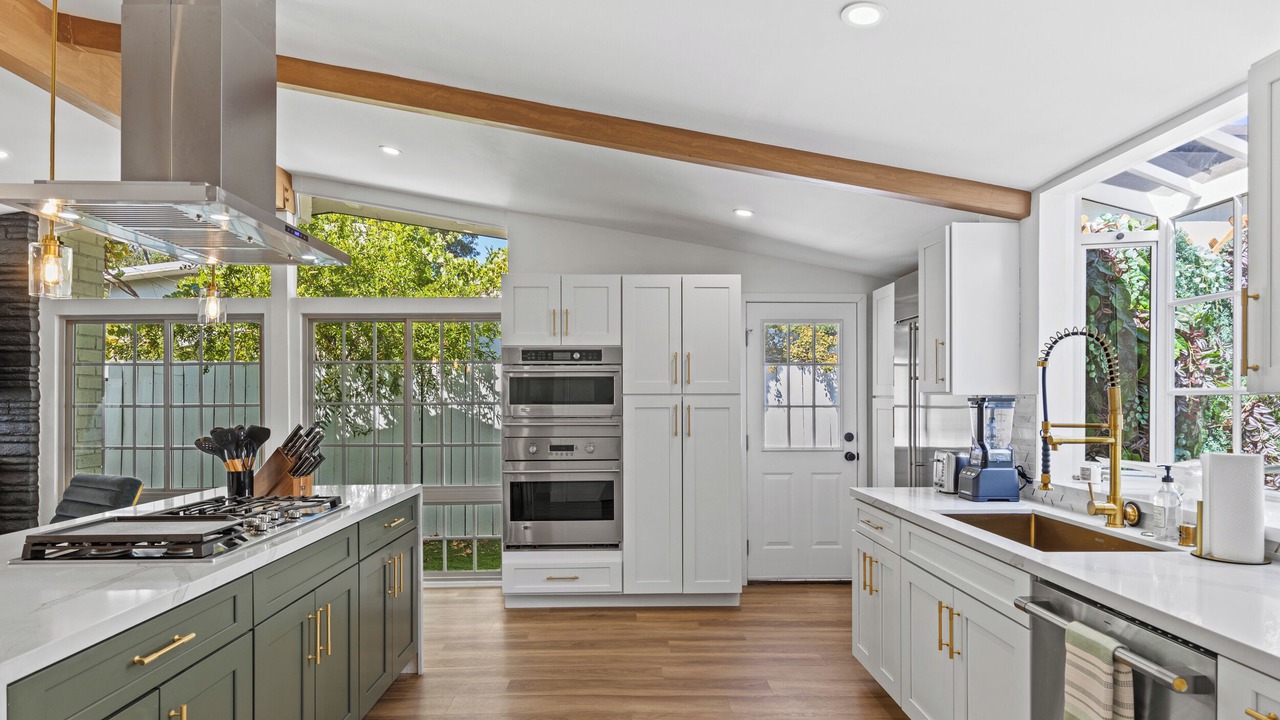 Photo of Kitchen in Woodland Hills