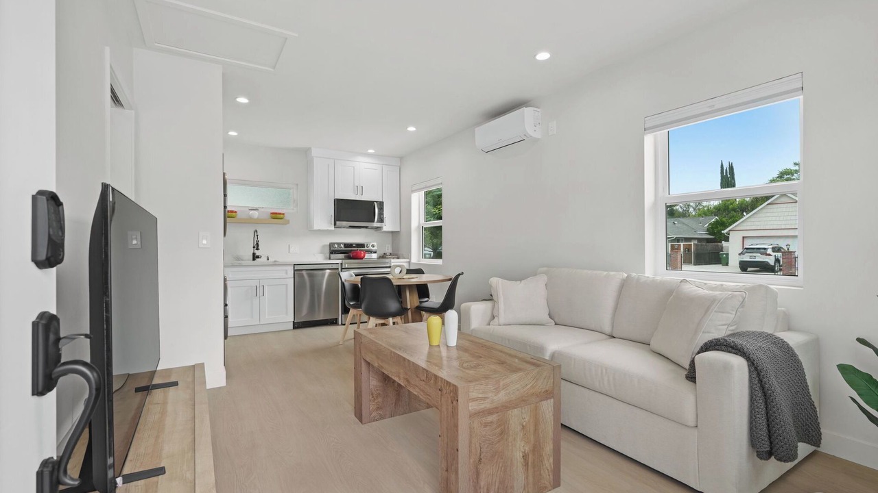 Photo of Livingroom in West Hills