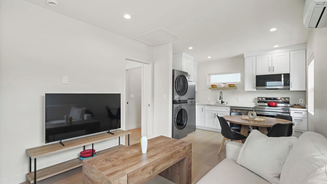 Photo of Livingroom in West Hills