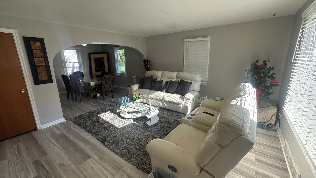 Photo of Livingroom in Canton