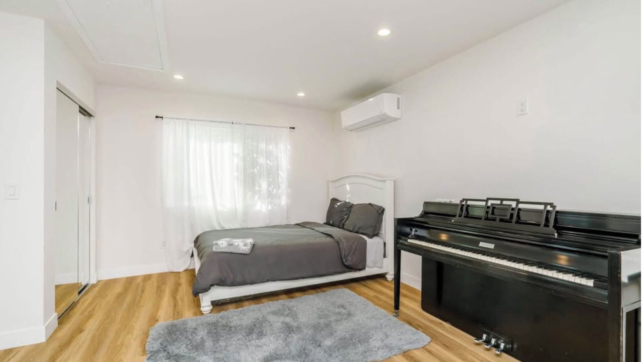 Photo of Bedroom in Miracle Mile