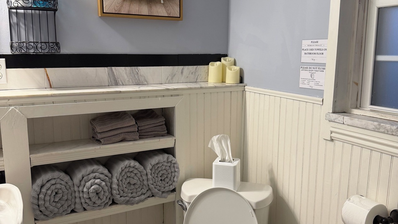 Photo of Bathroom in Conneaut