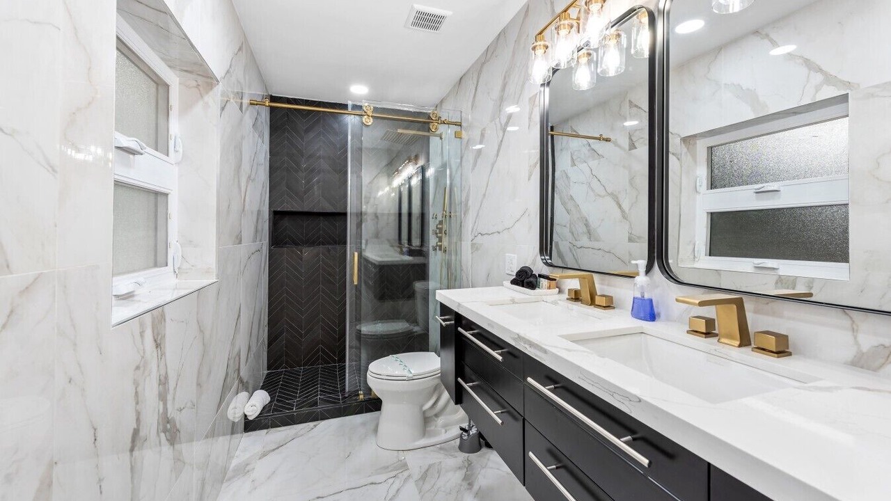 Photo of Bathroom in Riverside Park