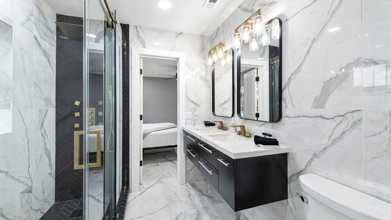 Photo of Bathroom in Riverside Park