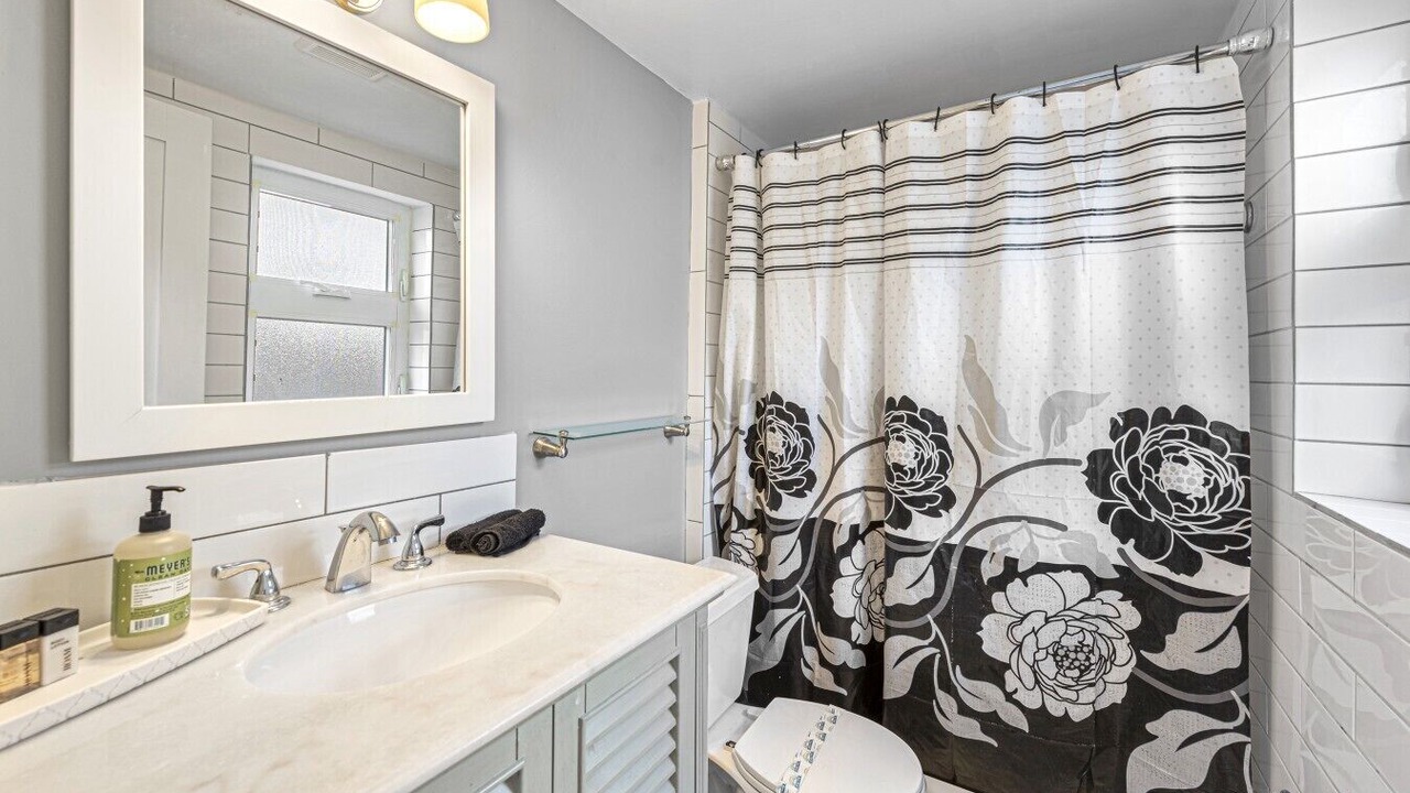 Photo of Bathroom in Riverside Park