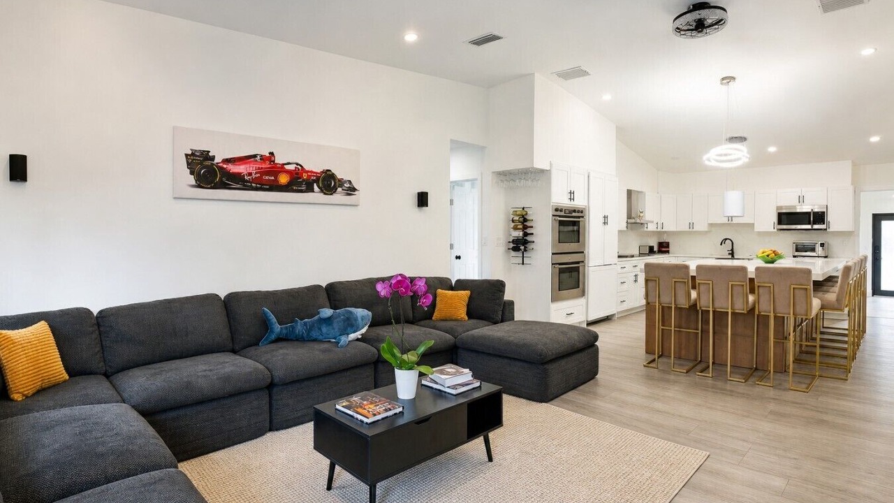 Photo of Livingroom in Golden Glades