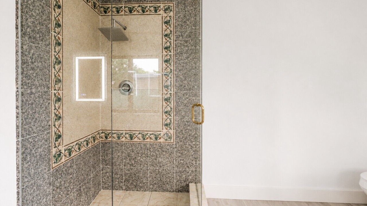 Photo of Bathroom in Golden Glades