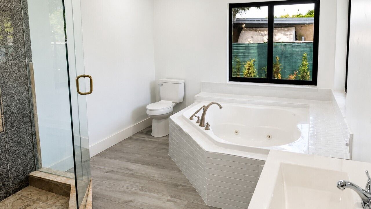 Photo of Bathroom in Golden Glades