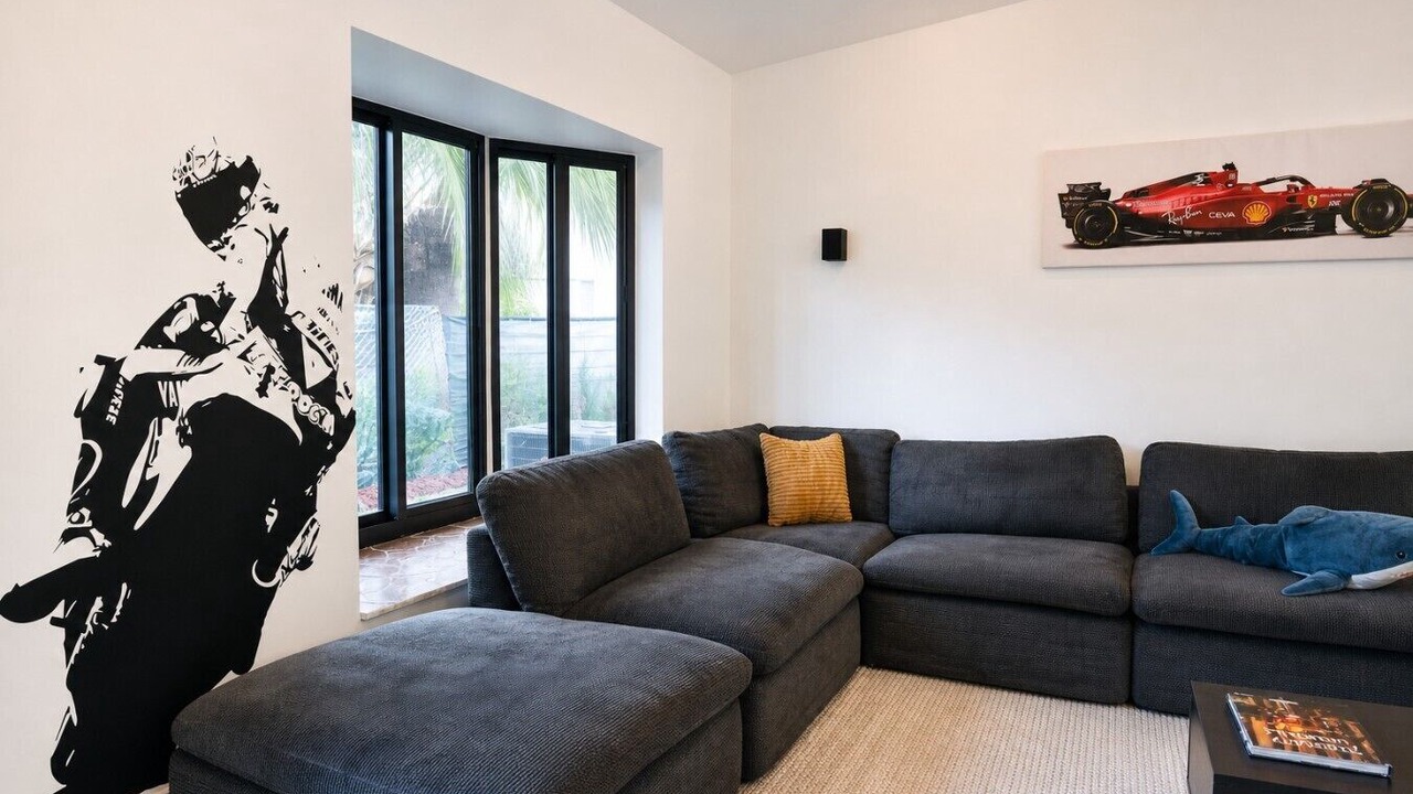Photo of Livingroom in Golden Glades