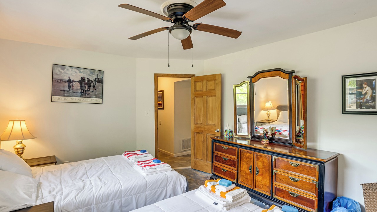 Photo of Bedroom in Bayville