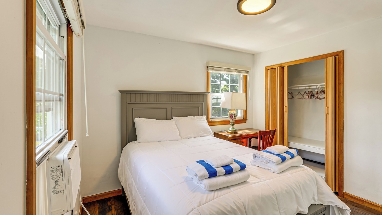 Photo of Bedroom in Bayville