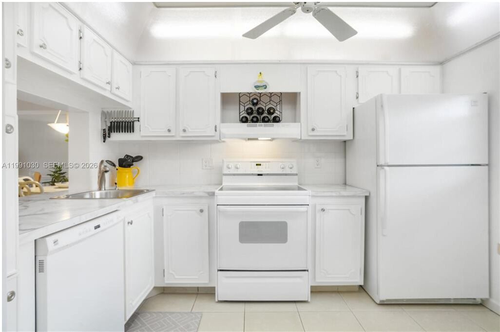 Photo of Kitchen in Lauderdale-by-the-Sea