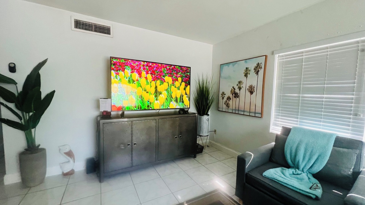 Photo of Livingroom in Lauderdale Beach