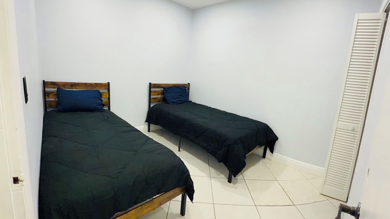 Photo of Bedroom in Opa-Locka