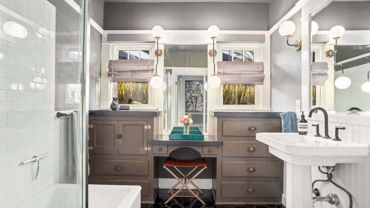 Photo of Bathroom in Hollywood
