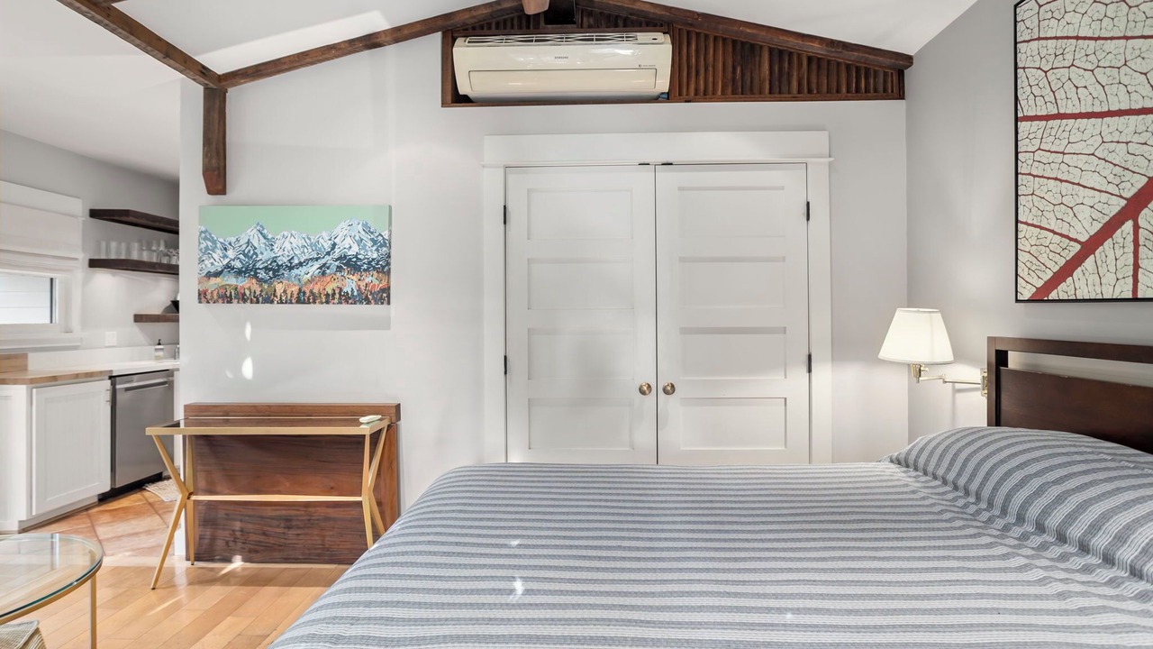 Photo of Bedroom in Hollywood