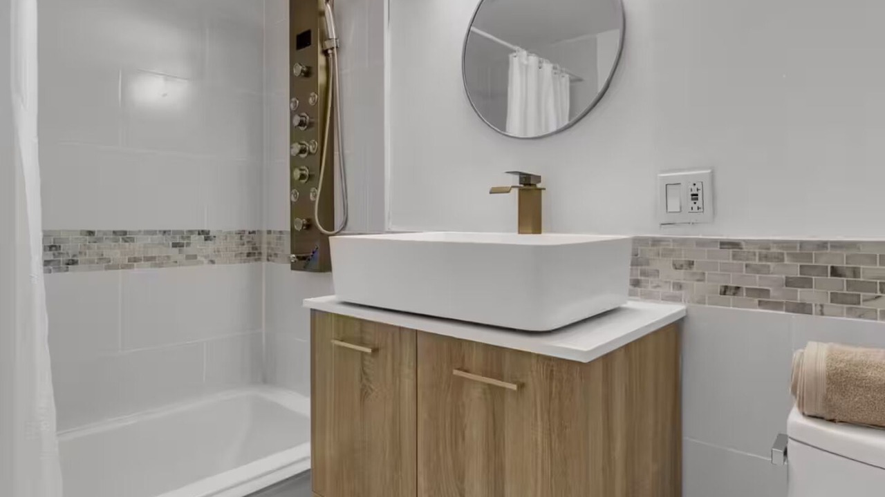 Photo of Bathroom in Weehawken