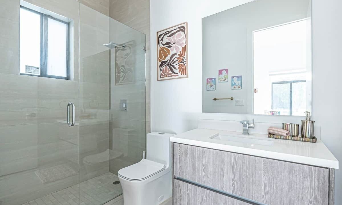 Photo of Bathroom in Southwest Ranches
