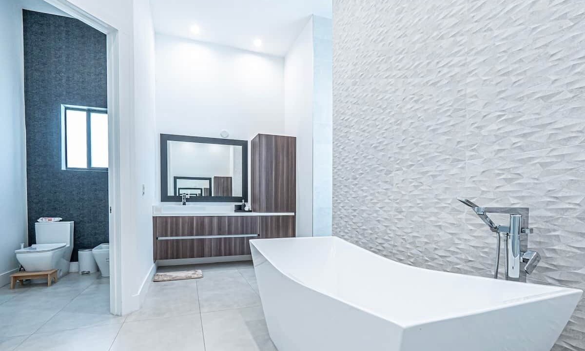 Photo of Bathroom in Southwest Ranches