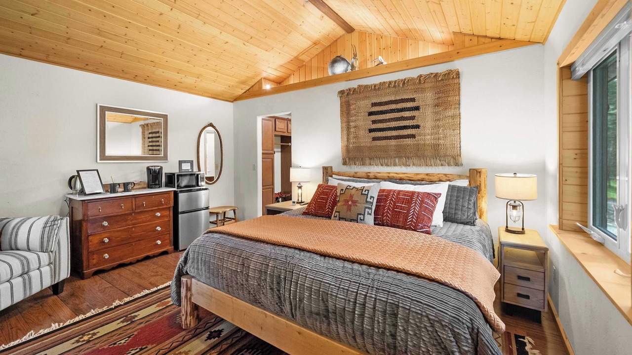 Photo of Bedroom in Eureka