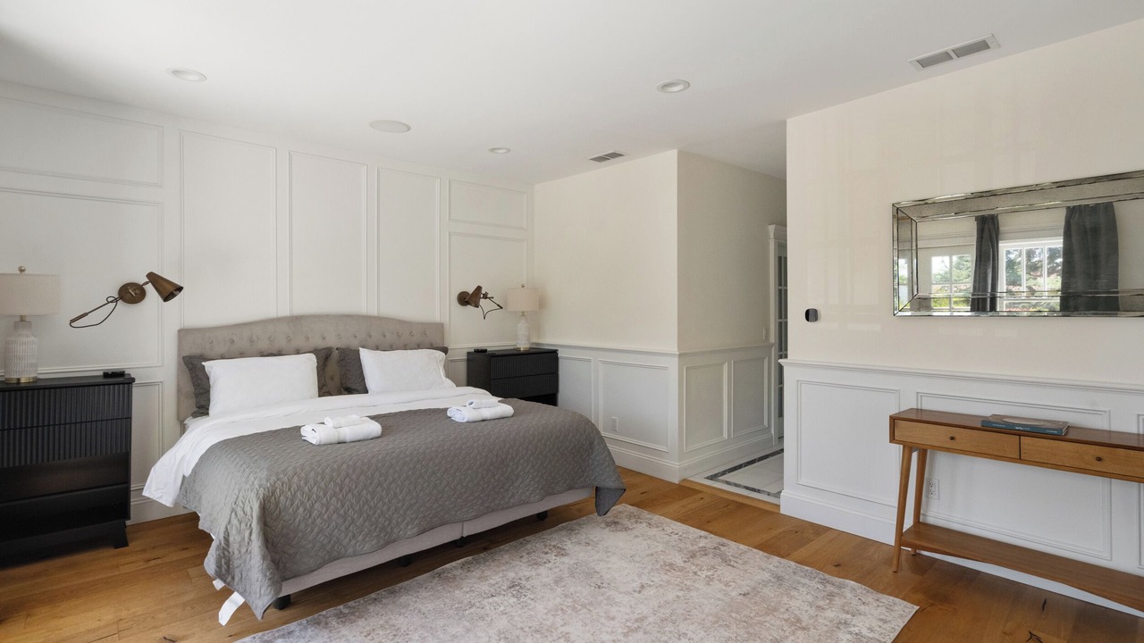 Photo of Bedroom in Mid City