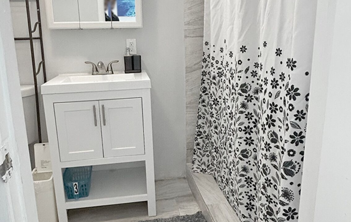 Photo of Bathroom in Croissant Park