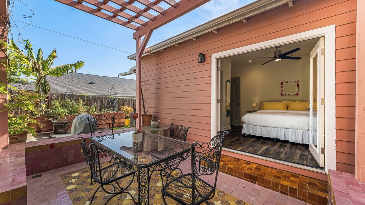 Photo of Outdoor in Silver Lake