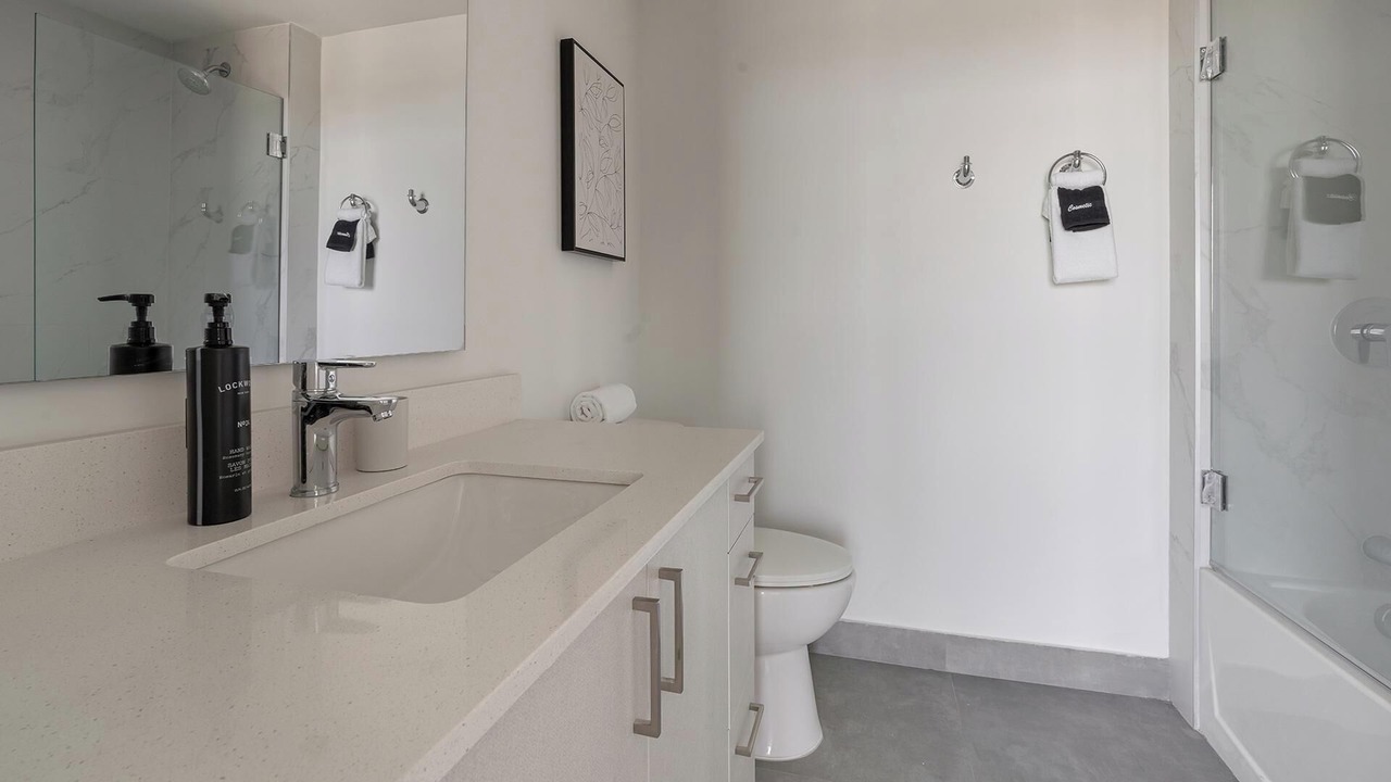 Photo of Bathroom in Hialeah
