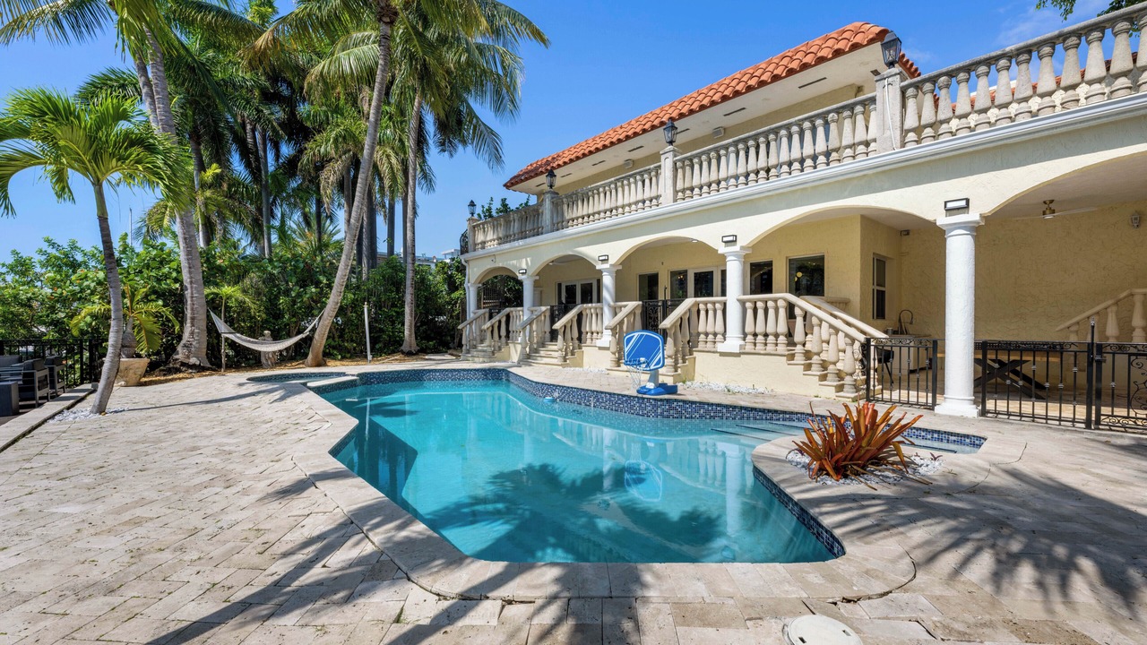 Photo of Outdoor in North Bay Village